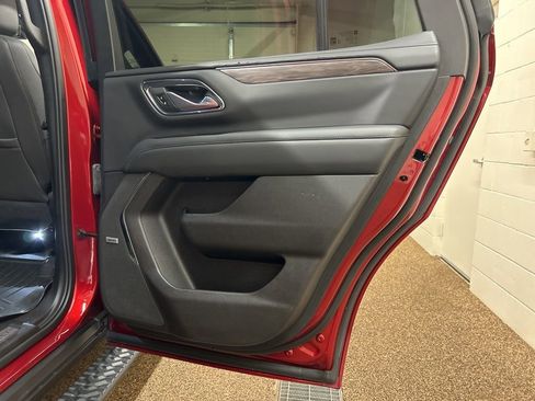 Used 2022 Chevrolet Tahoe Z71 w/ Luxury Package image 15