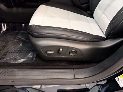 New 2026 Chevrolet Equinox EV LT image 12