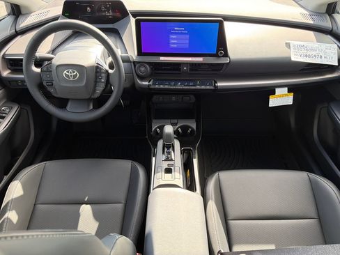 New 2027 Toyota Prius FWD image 28