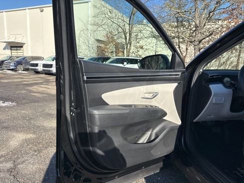 Certified 2024 Hyundai Tucson SE image 37