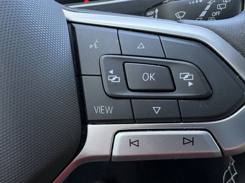 Used 2023 Volkswagen Tiguan SE AWD/4WD image 21