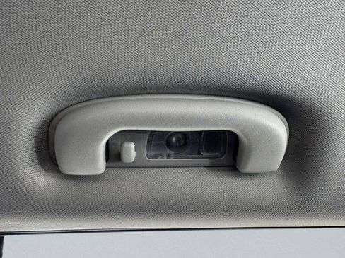 Used 2023 GMC Terrain SLE w/ Driver Convenience Package image 43