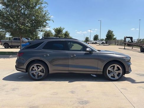 Used 2022 Genesis GV70 3.5T Sport w/ Sport Prestige Package AWD/4WD image 10