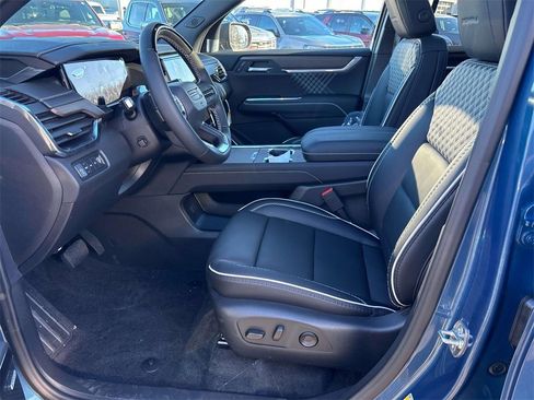 New 2026 GMC Acadia Denali w/ Super Cruise Package image 11