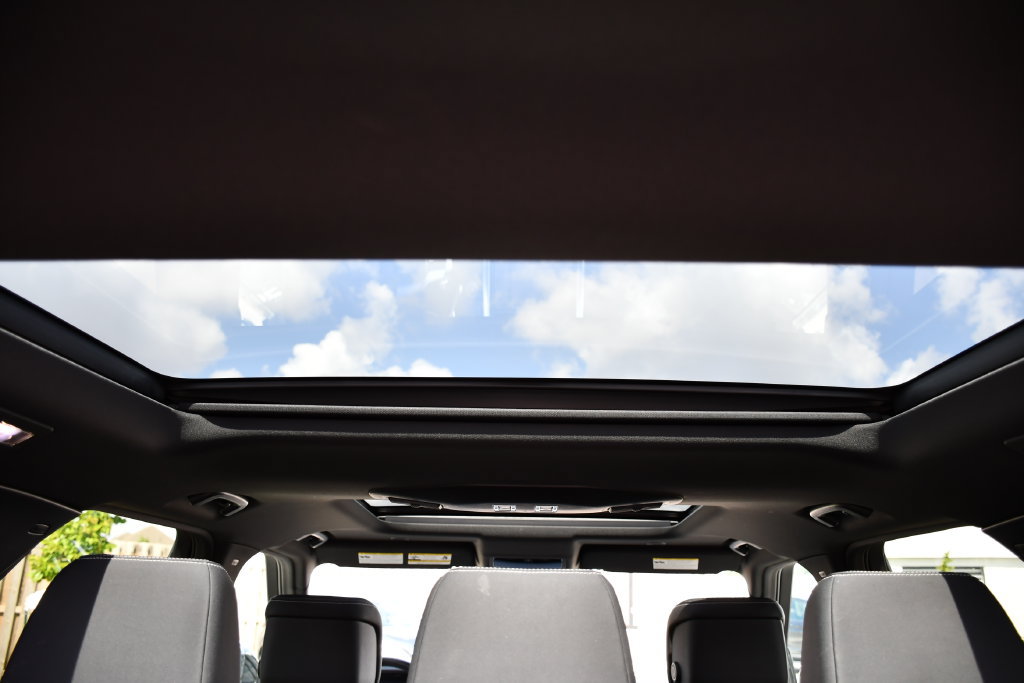 Used 2023 Land Rover Discovery S R-Dynamic AWD/4WD image 34
