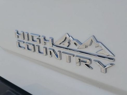 Used 2024 Chevrolet Silverado 3500 High Country w/ High Country Premium Package AWD/4WD image 8