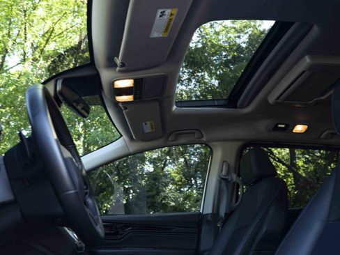 Used 2024 Honda Odyssey Touring image 37