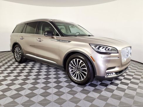 Used 2020 Lincoln Aviator Reserve w/ Class IV Trailer Tow Package image 3