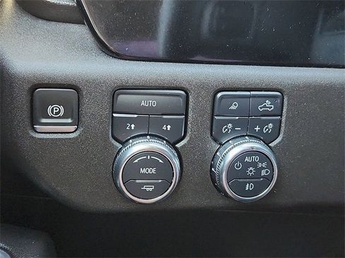 Certified 2025 GMC Sierra 1500 SLT image 21