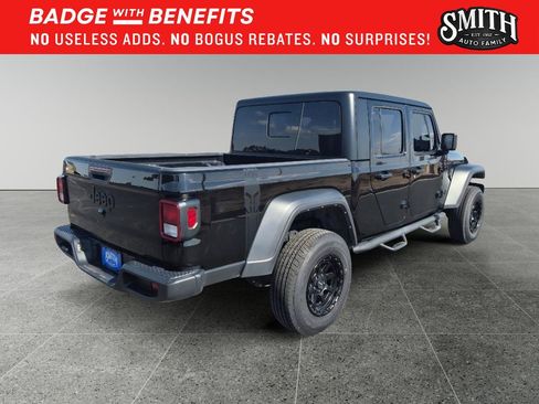 Used 2023 Jeep Gladiator Sport AWD/4WD image 4