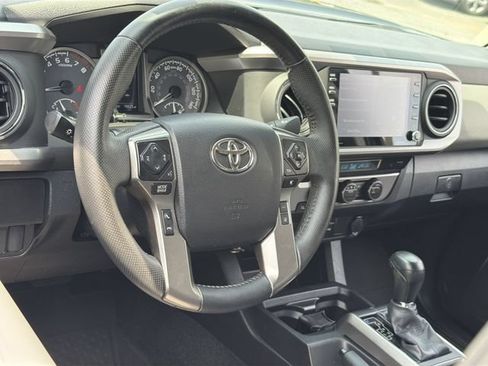 Used 2022 Toyota Tacoma SR5 w/ Technology Package RWD image 18