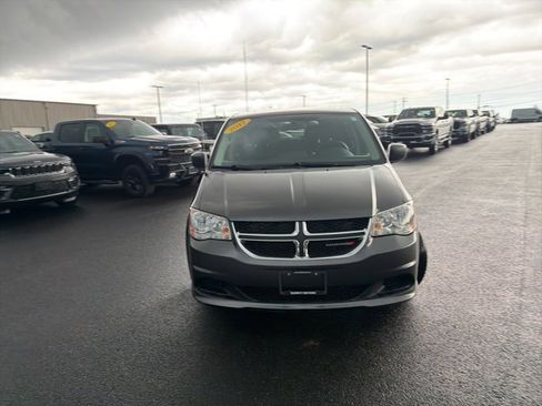 Used 2017 Dodge Grand Caravan SE w/ Power Window Group image 3