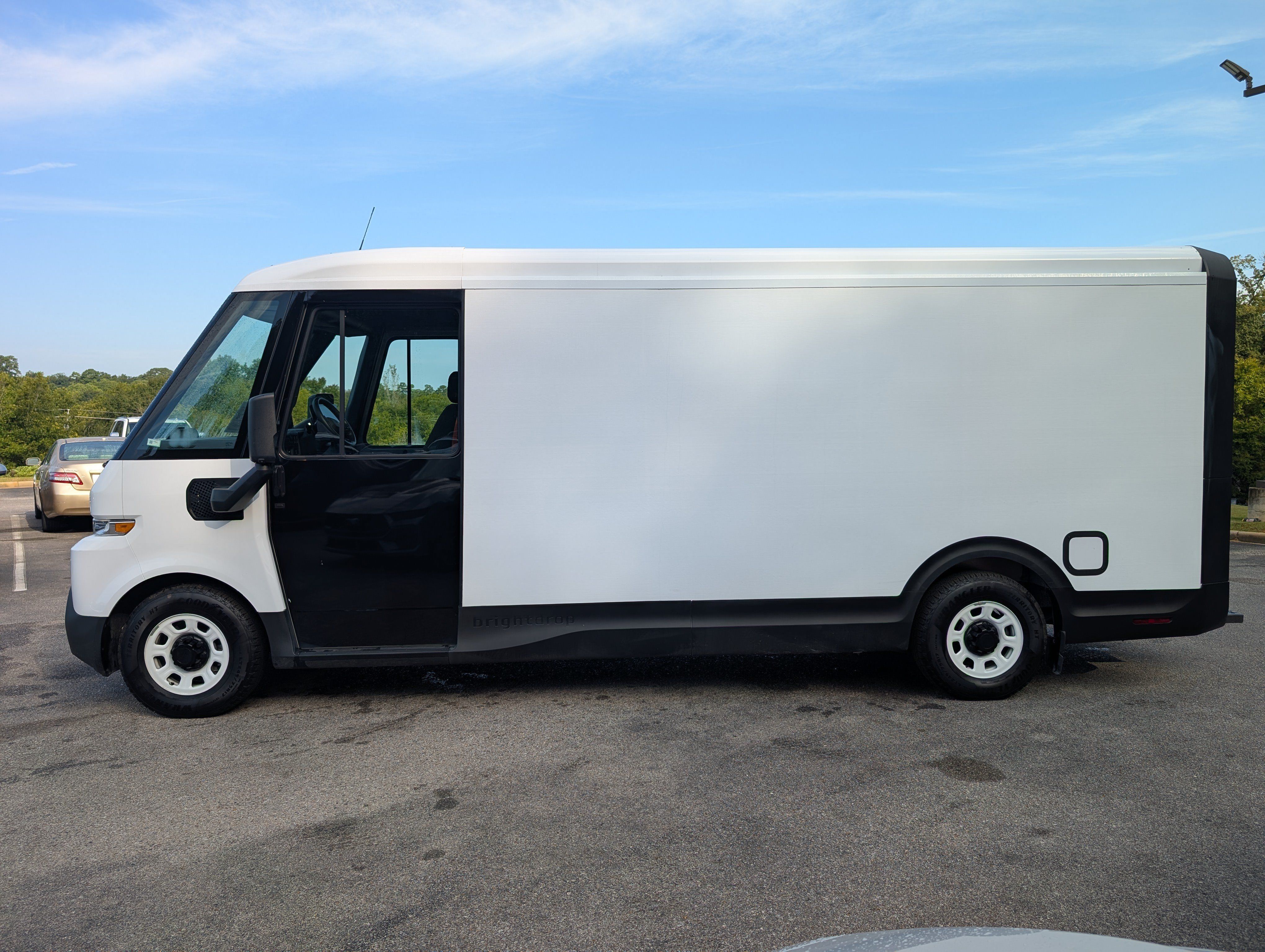 Used 2024 Chevrolet Brightdrop 600 w/ Commercial Equipment Package AWD/4WD image 6