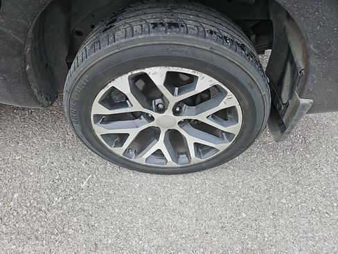 Used 2021 Nissan Titan SV w/ SV Convenience Package image 13