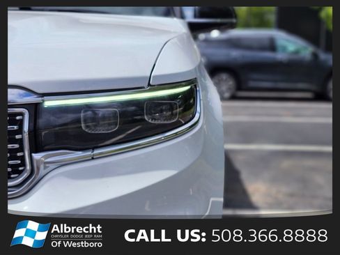 Used 2024 Jeep Grand Wagoneer L Series III AWD/4WD image 10