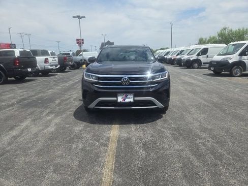 Used 2023 Volkswagen Atlas Cross Sport SE w/ Black Wheel Package AWD/4WD image 3