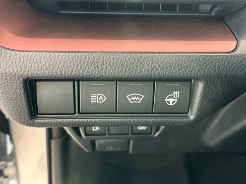 New 2025 Toyota Prius Plug-In Hybrid image 27