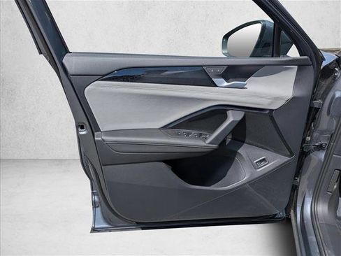 New 2026 Volkswagen Tiguan SE FWD image 21