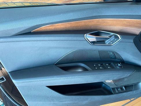 Used 2023 Audi e-tron GT Premium Plus image 13