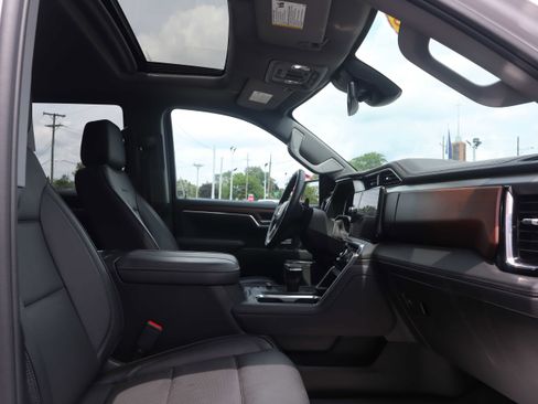 Used 2023 GMC Sierra 1500 Denali AWD/4WD image 25