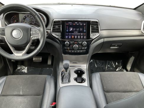 Used 2019 Jeep Grand Cherokee Altitude RWD image 10