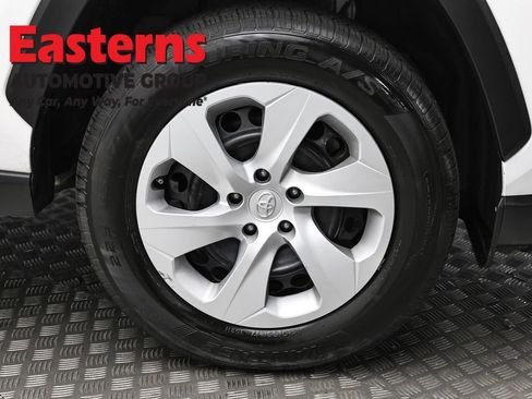 Used 2024 Toyota RAV4 LE image 31