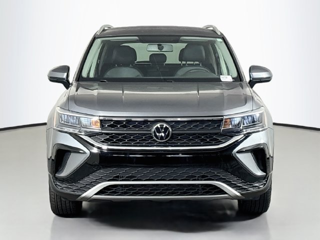 Certified 2022 Volkswagen Taos SE FWD image 2
