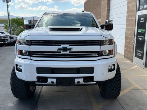 Used 2019 Chevrolet Silverado 3500 LTZ w/ Duramax Plus Package image 9