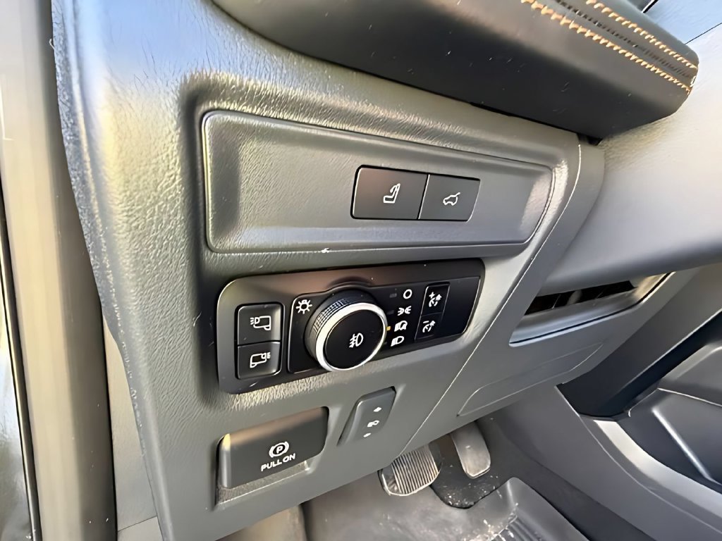 Used 2024 Ford Expedition Platinum AWD/4WD image 15