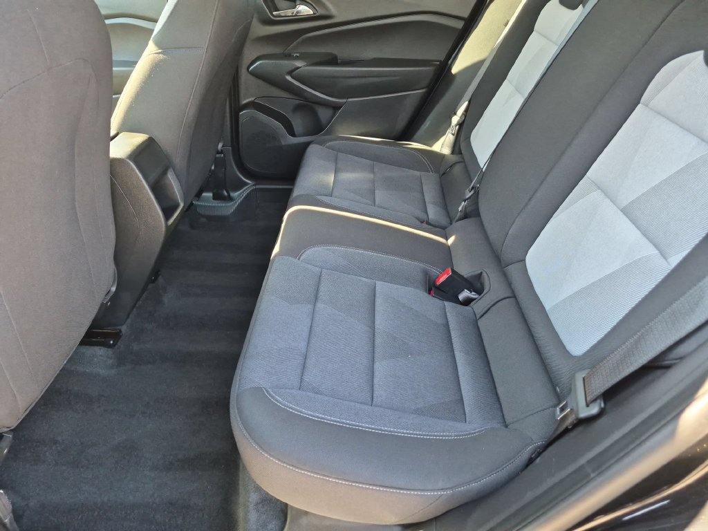 Used 2025 Chevrolet Trax LS FWD image 26