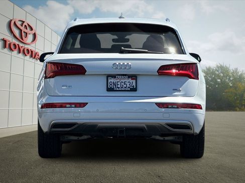 Used 2020 Audi Q5 2.0T Premium w/ Convenience Package AWD/4WD image 4