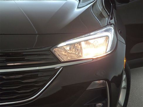 Used 2023 Buick Encore GX Preferred w/ Cold Weather Comfort Package image 30