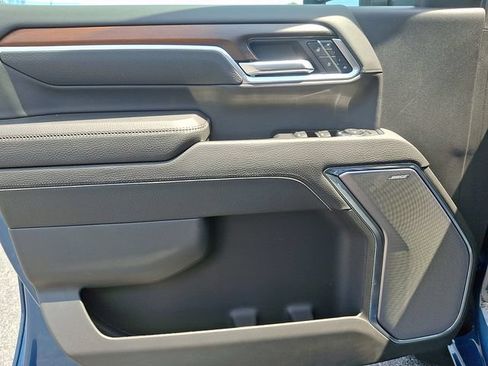 New 2026 GMC Sierra 2500 Denali w/ Denali Reserve Package AWD/4WD image 8