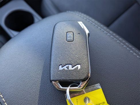 Used 2025 Kia Seltos EX w/ EX Sunroof Package image 30