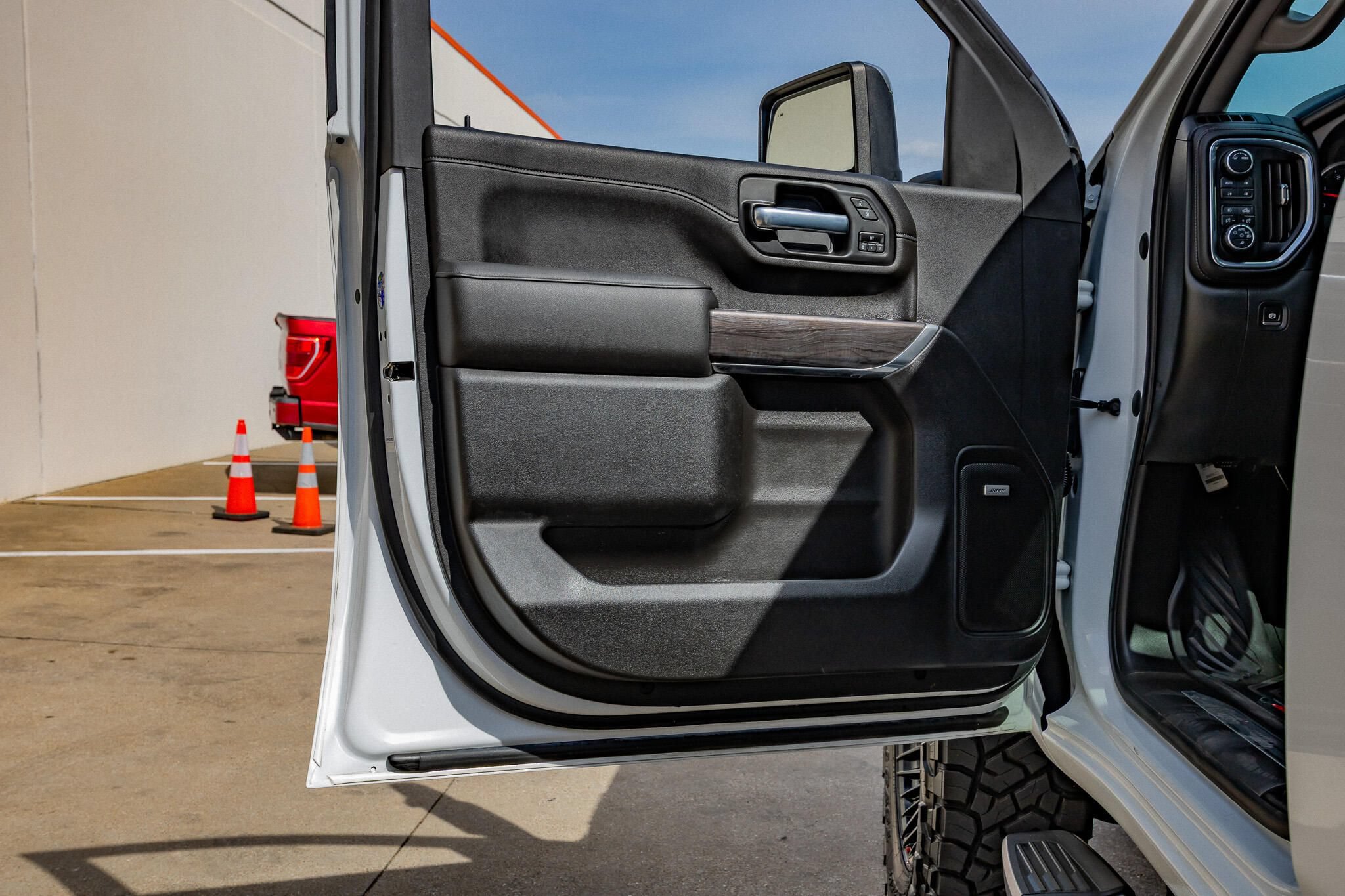 Used 2021 Chevrolet Silverado 2500 LTZ w/ Z71 Chrome Sport Edition AWD/4WD image 37