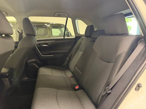 Used 2025 Toyota RAV4 XLE AWD/4WD image 24