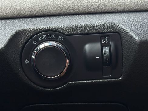Used 2014 Chevrolet Cruze LS FWD image 25