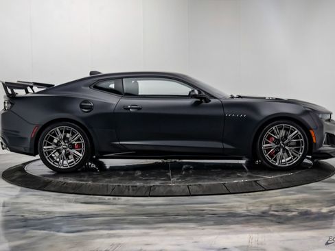 Used 2024 Chevrolet Camaro ZL1 RWD image 27