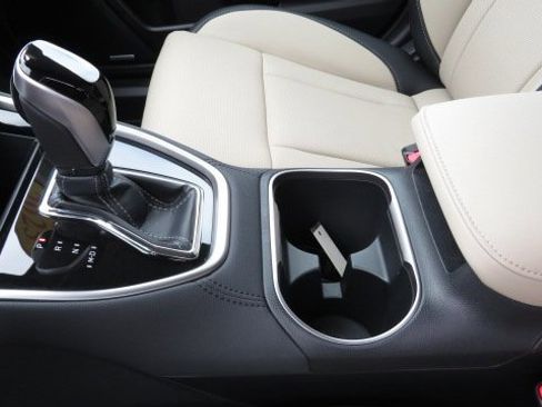 Used 2025 Subaru Outback Limited image 18