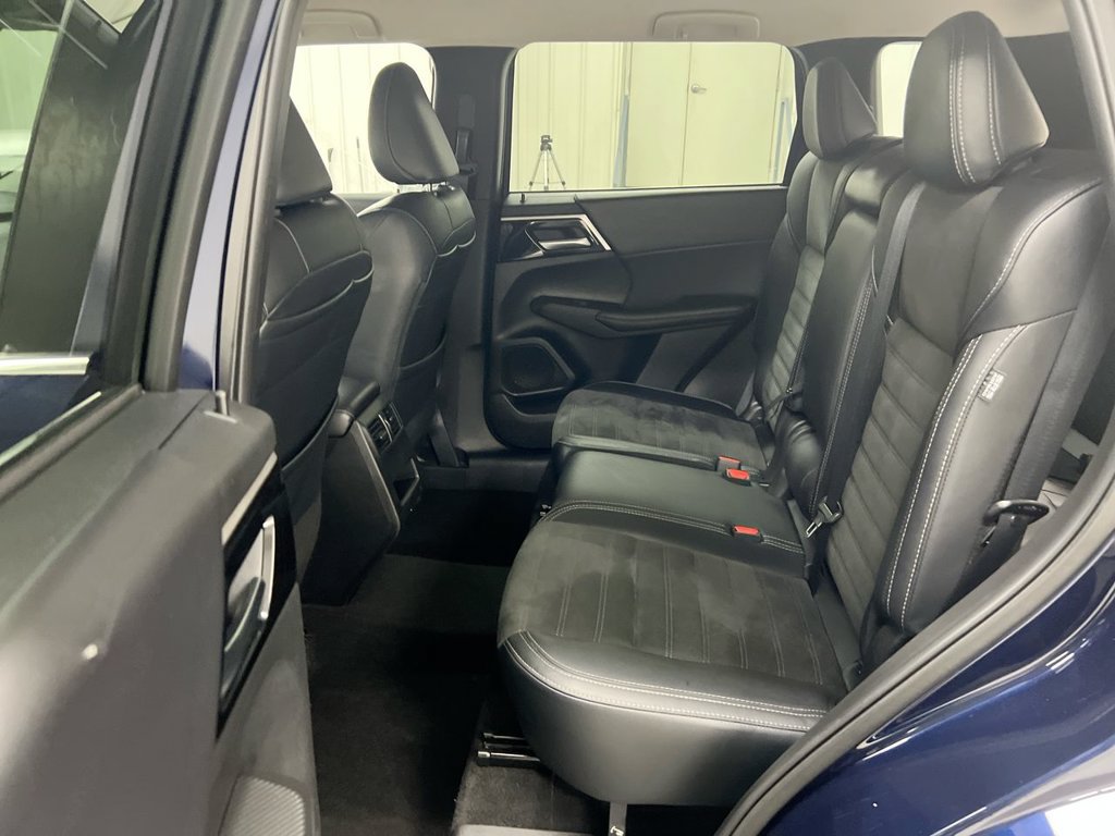 Used 2024 Mitsubishi Outlander SE FWD image 23