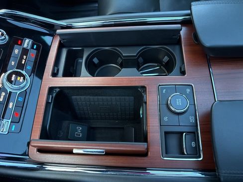 Used 2021 Lincoln Navigator Reserve image 23