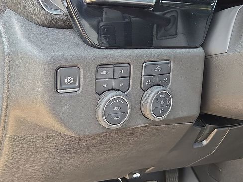 Used 2025 Chevrolet Silverado 1500 LT Trail Boss w/ Convenience Package II image 23