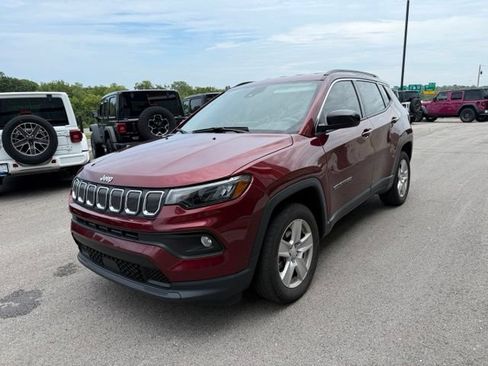 Used 2022 Jeep Compass Latitude w/ Convenience Group AWD/4WD image 7