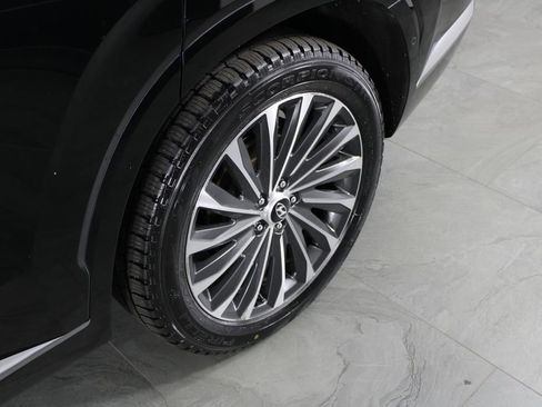 Used 2023 Hyundai Palisade Calligraphy image 12