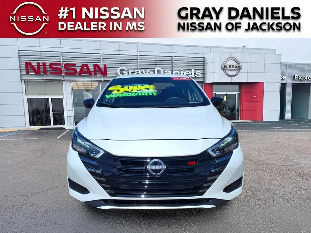 New 2025 Nissan Versa SR w/ Trunk Package FWD image 2