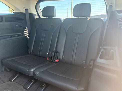 Certified 2024 Kia Sorento EX w/ Panoramic Sunroof Package FWD image 12