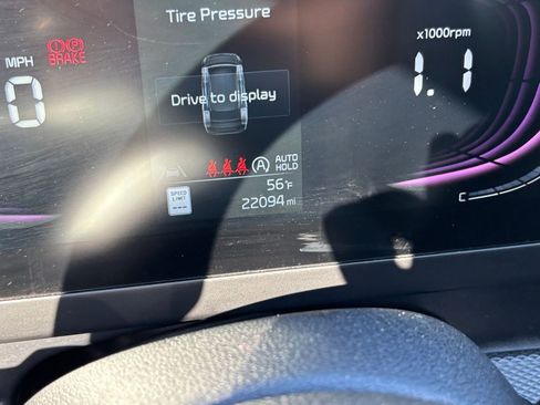 Used 2025 Kia Sportage LX image 39