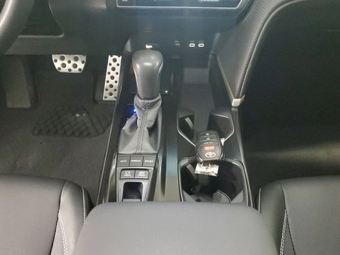 Used 2025 Toyota Camry SE image 20