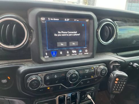 Used 2022 Jeep Wrangler Unlimited Rubicon w/ Xtreme Recon 35" Tire Package AWD/4WD image 8