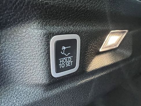 Used 2022 Jeep Grand Cherokee L Laredo w/ Luxury Tech Group I image 30